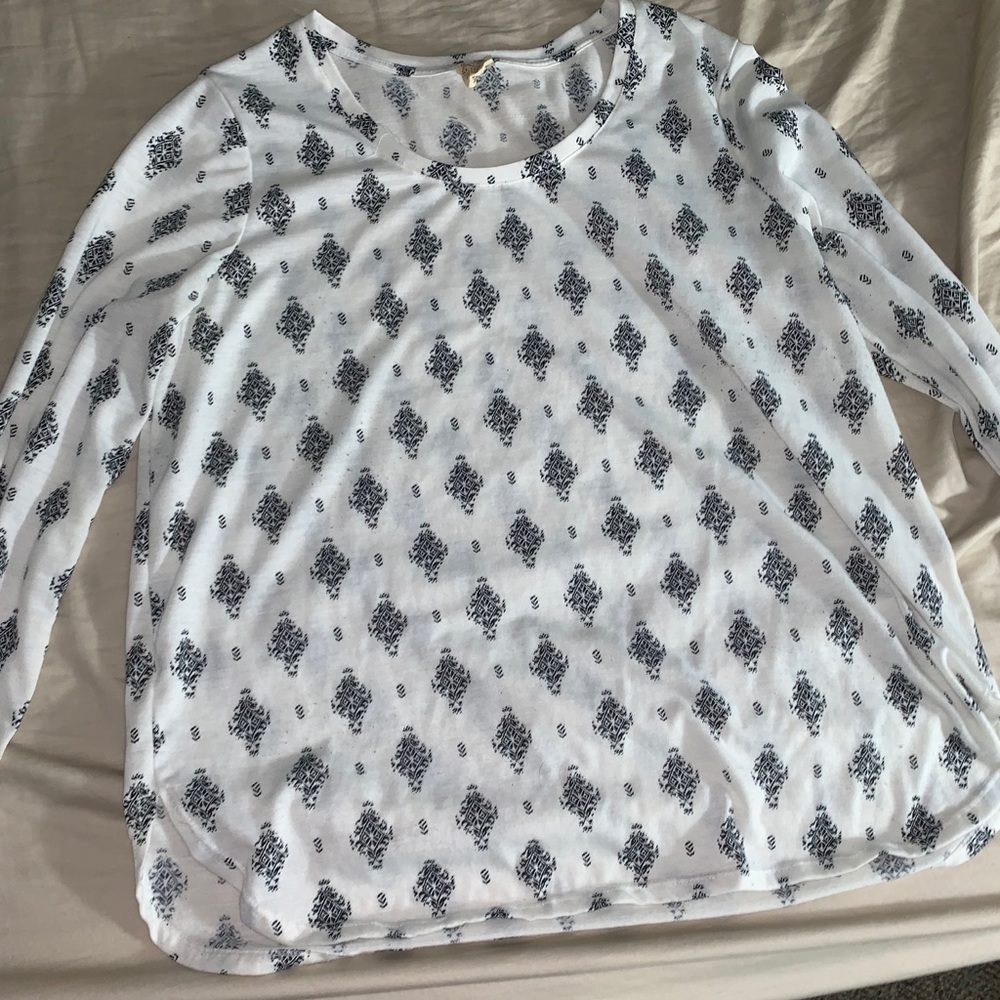 Long sleeved tee